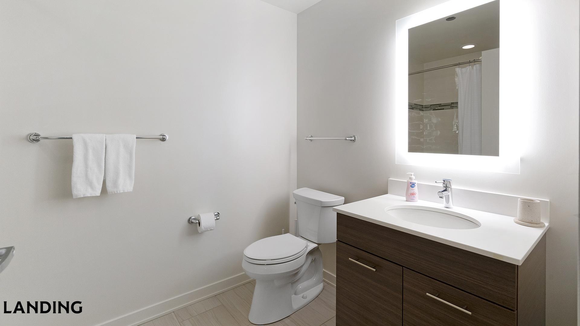 Building Photo - 347 W Chestnut St