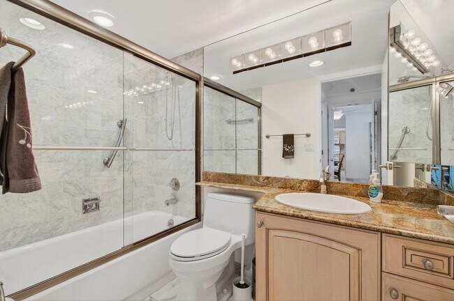 Building Photo - 4511 S Ocean Blvd