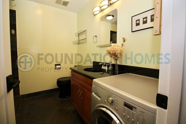 Building Photo - 707 S Eliseo Dr