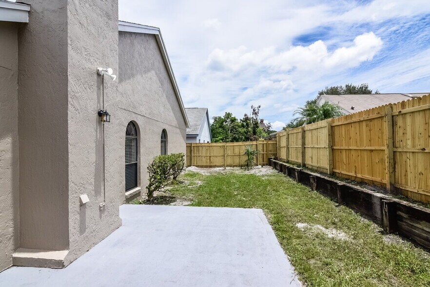 Building Photo - 600 Birgham Pl