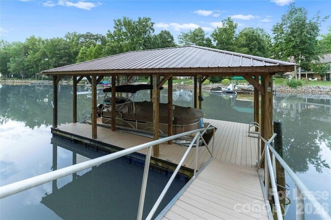 Building Photo - 578 Normandy Rd