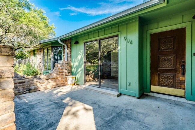 Building Photo - 904 Willow Creek Cir