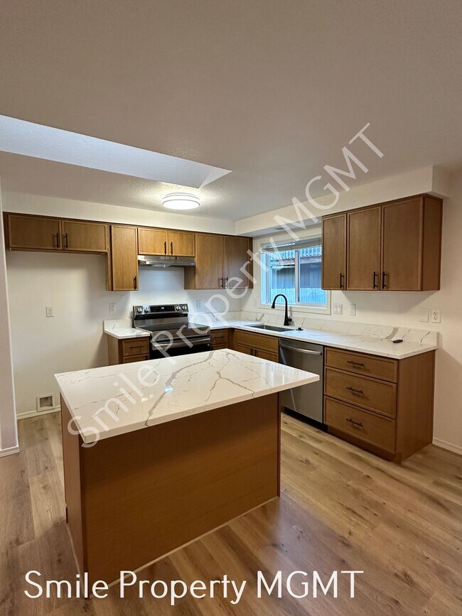 Building Photo - Remodeled Ranch in a Quiet Community