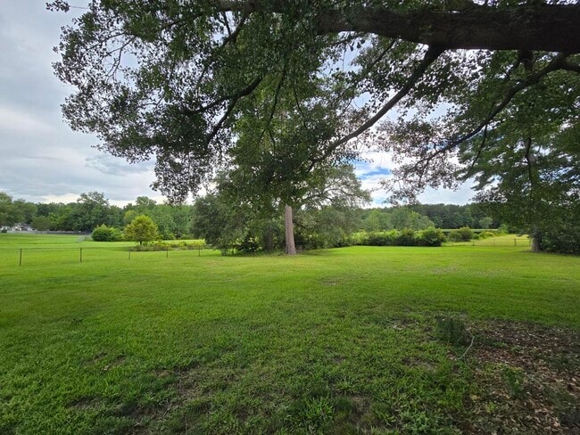 Building Photo - 2660 Nicholson Dr