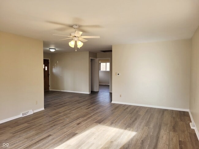 Building Photo - 1130 Tuck a Way Ridge Dr