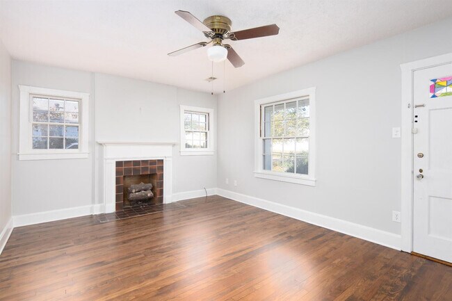Building Photo - 1220 Hammond Ave