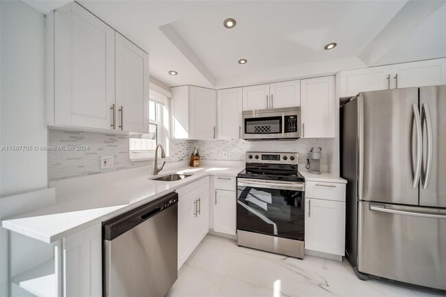 Building Photo - 5450 N Ocean Blvd