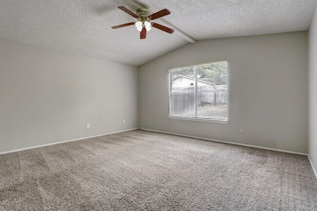 Building Photo - 911 Isernia Dr