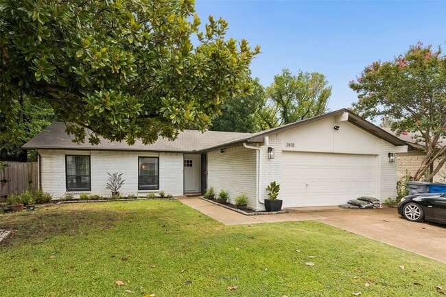 Building Photo - 3818 Ruidosa Ave