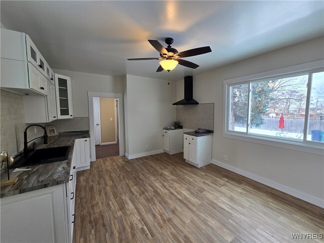 Building Photo - 33 Trowbridge St