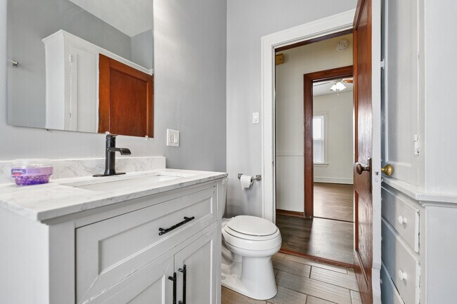 Building Photo - 10226 S Charles St