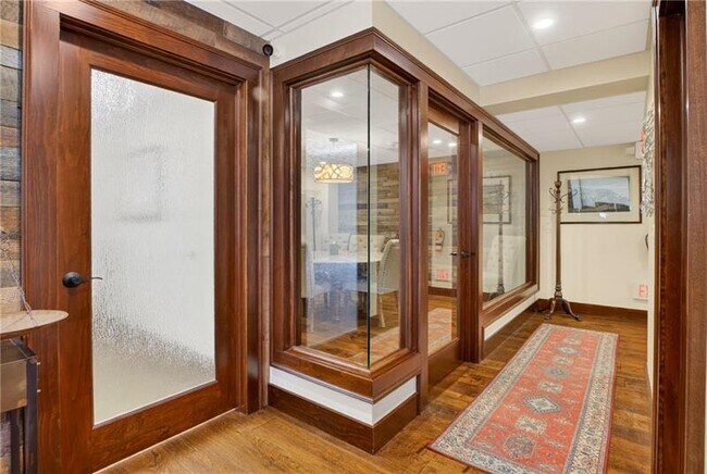 Building Photo - 750 Washington Rd