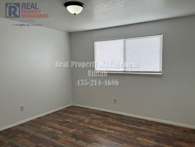 Building Photo - Delight Duplex