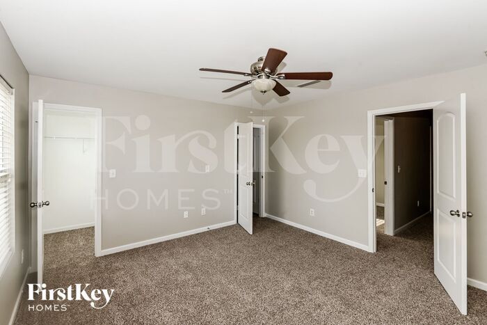 Building Photo - 4194 Broadstairs Dr SW