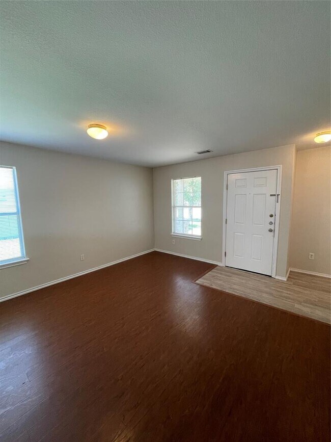 Building Photo - 11816 Plains Valley Dr