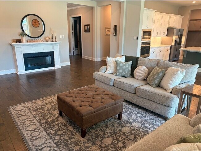 Building Photo - 3606 Canyon Dr