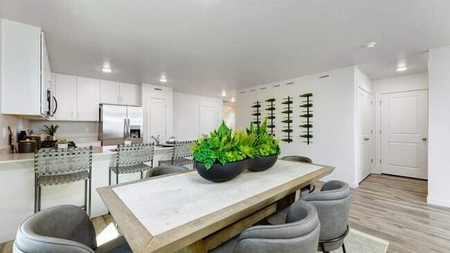 Building Photo - 11049 W Hidden Pt St