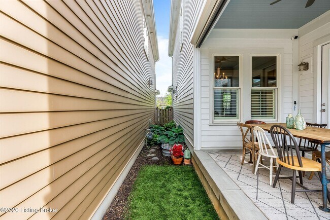 Building Photo - 9514 Horsemint Ln
