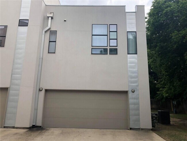 Building Photo - 6000 S Congress Ave