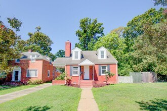 Building Photo - Renovated 3 Bedroom, 2 Bath Cape Cod in Ha...
