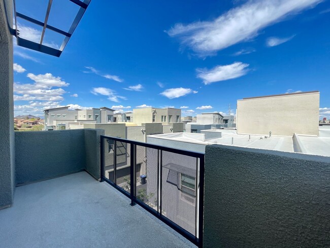 Building Photo - This spectacular 3-bed condo located acros...
