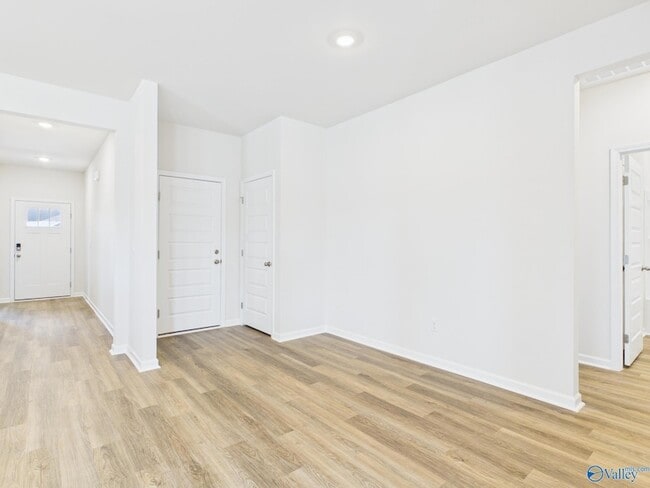 Building Photo - 125 Betty Williams Dr