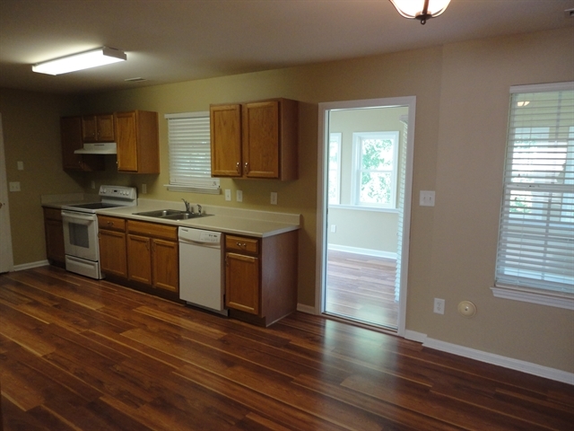 Building Photo - 3825 Tyler Bluff Ln