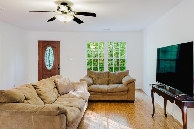 Building Photo - 1178 Sagamore Dr