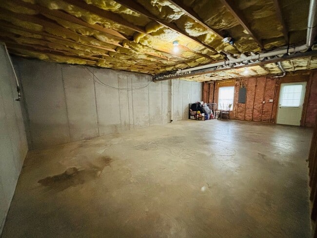 Building Photo - 35 Charleston Ln