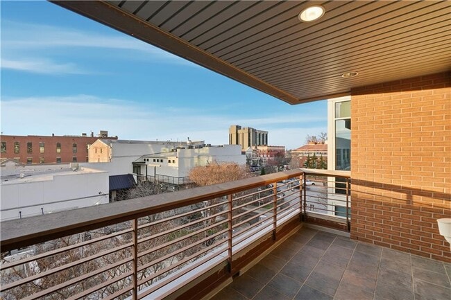 Building Photo - 5 W Mountain St