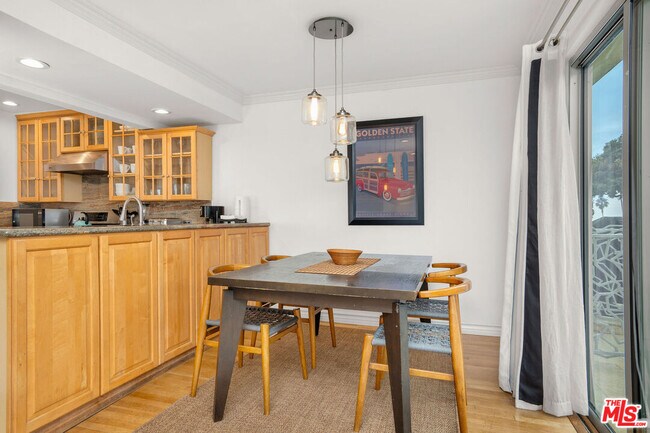 Building Photo - 2101 Ocean Ave