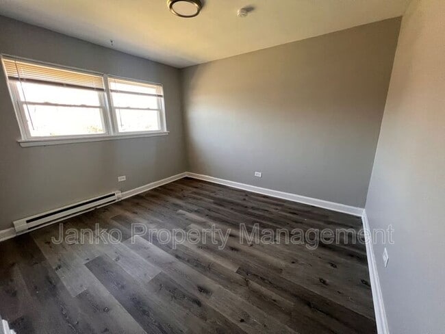 Building Photo - 2113 W 119th St