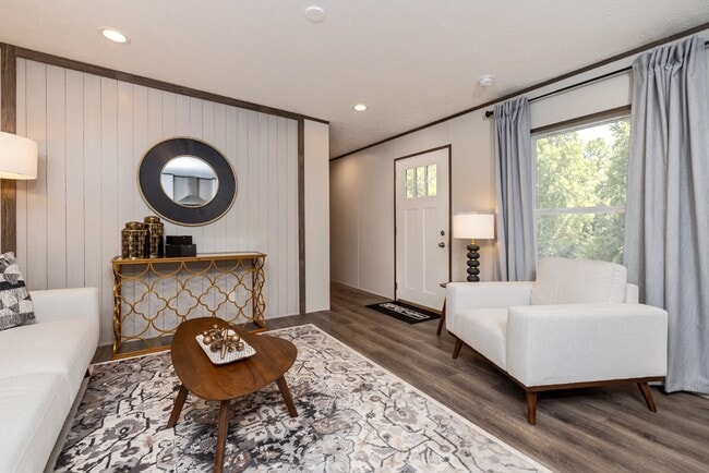 Building Photo - 136 Court Rd