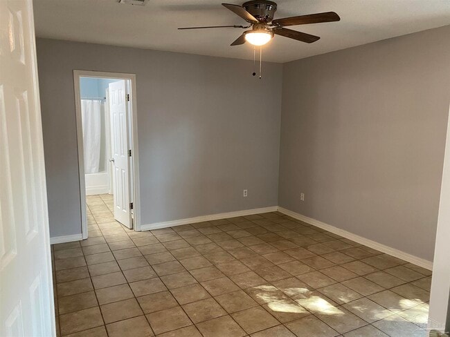 Building Photo - 327 Mizzen Ln
