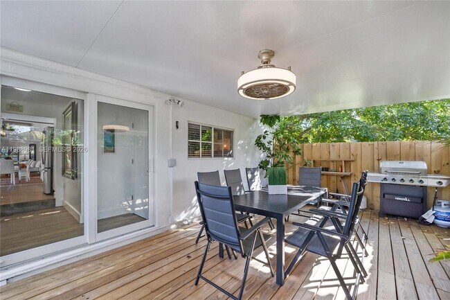 Building Photo - 212 SW 1st Ave