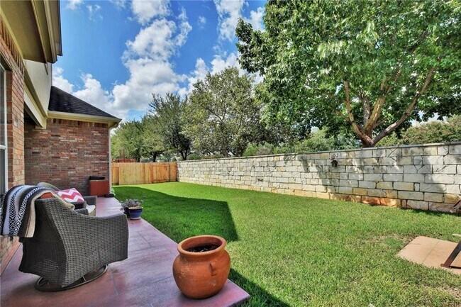 Building Photo - 2830 Stonecreek Pl