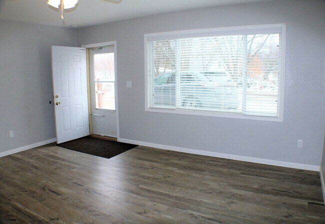 Building Photo - $1,750 | 3 Bedroom, 1 Bathroom Ground Floor Duplex | No Pets | Available for August 1st, 2026 Mov...