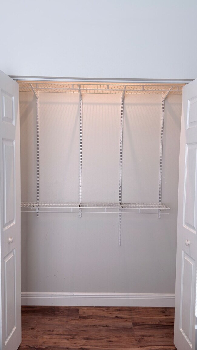 Building Photo - 4658 San Lorenzo Dr
