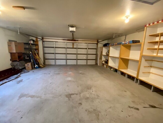 Building Photo - SPACIOUS HOME IN SANTA CLARA COMING SOON!