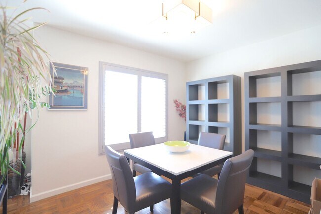 Building Photo - 140 Avalon Dr