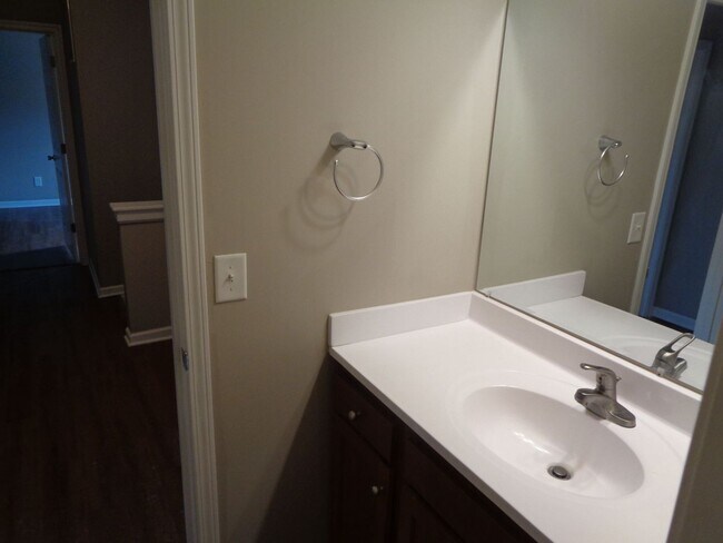 Building Photo - 3490 Hader Ave 4BR/2.5BA (Cincinnati)