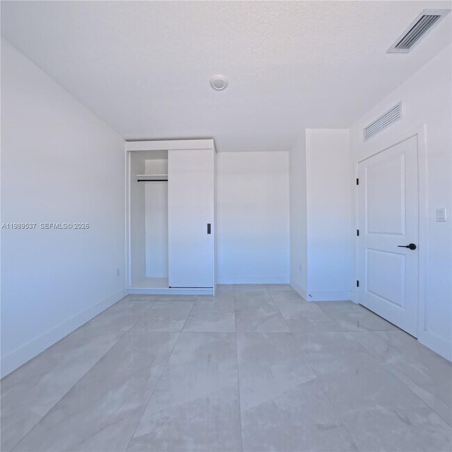 Building Photo - 1374 NW 1st St