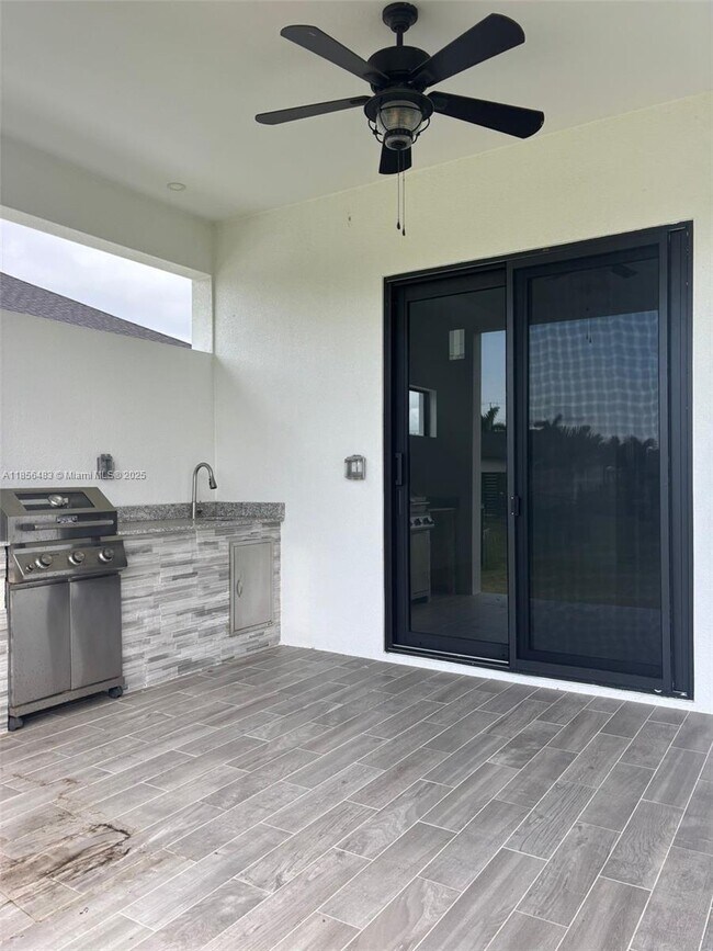 Building Photo - 4304 NW 27th Ln