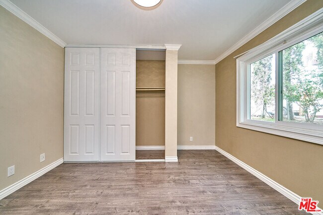 Building Photo - 2660 Conata St