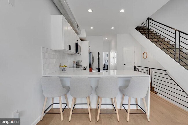 Building Photo - 709 N 19th St