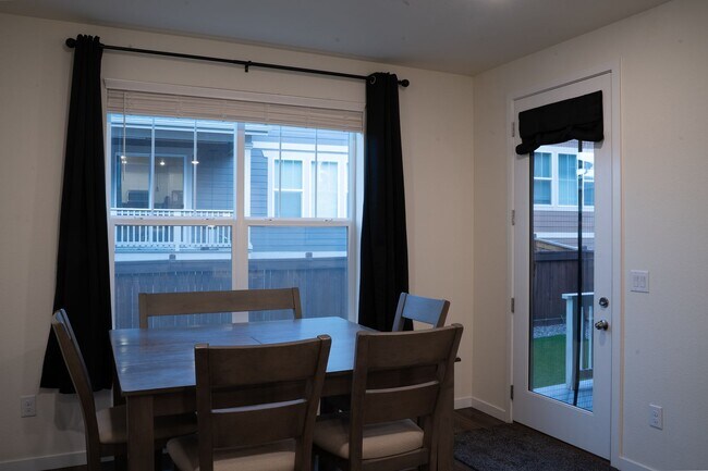 Building Photo - For Rent | $3,200/Month | 3 Bed | 3 Bath |...