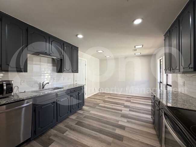 Building Photo - 3515 Hilltop Ln