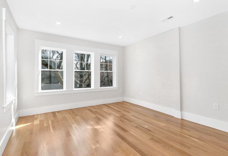 Building Photo - 140 Rindge Ave