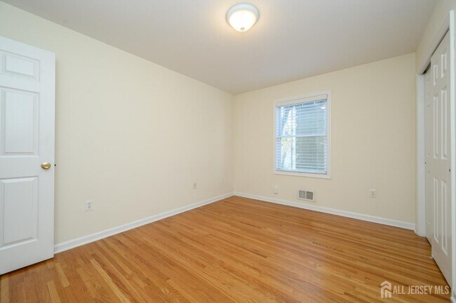 Building Photo - 601 St Marks St