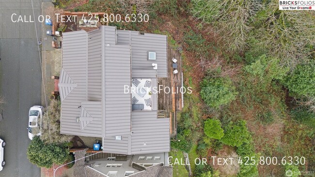 Building Photo - Wake Up to Lake Union – Tudor Home in Prim...